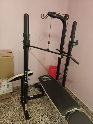 Máquina de gimnasio Domyos con barra para pesas
