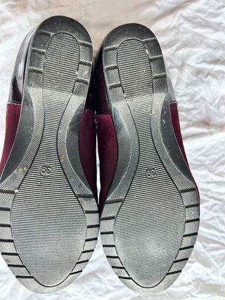 Zapatos con plataforma,de piel vino burdeos.