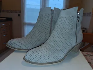 Botín primavera piel tipo ante beige arena t.39 .