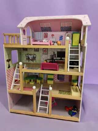 Casita de muñecas de madera, como nueva