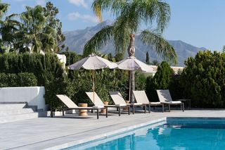 Chalet en alquiler en Nueva Andalucía centro en Marbella