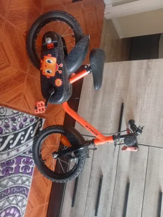 Bicicleta infantil B-twin naranja