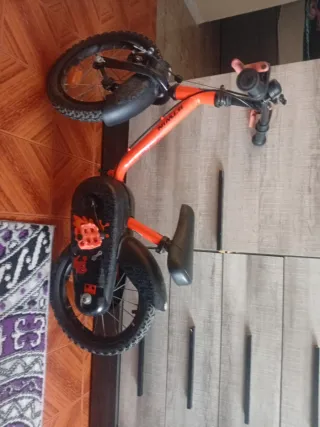 Bicicleta infantil B-twin naranja