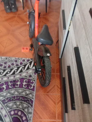 Bicicleta infantil B-twin naranja