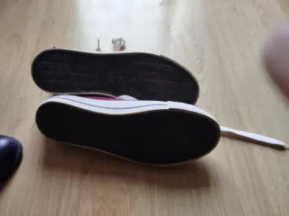 Zapatillas estilo Converse burdeos