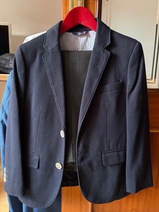 Traje de niño azul marino