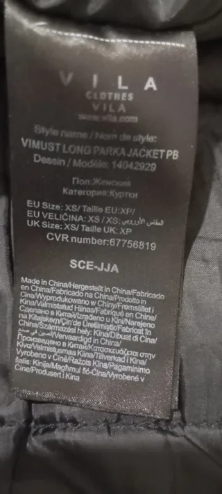 Cazadora negra mujer con capucha