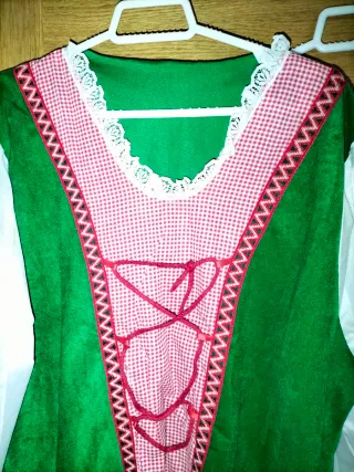 Disfraz tirolesa con peluca rubia