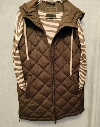 Chaleco guateado capucha marrón Lloyds