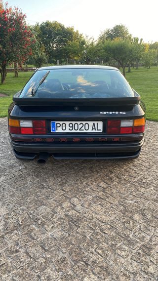 Porsche 944 1984