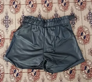 Shorts de polipiel niña