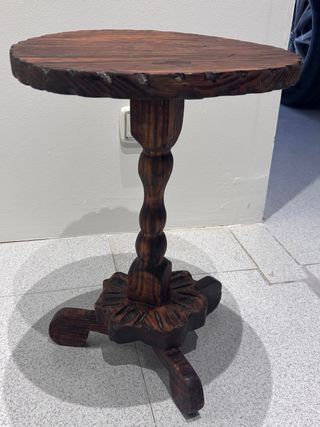 Mesita auxiliar de madera antigua