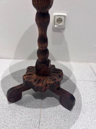 Mesita auxiliar de madera antigua