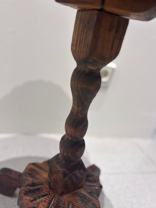Mesita auxiliar de madera antigua