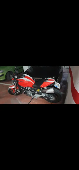 Ducati monster 696 año 2010 28000km