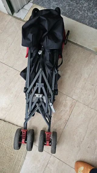 Silla de paseo Safety 1st roja