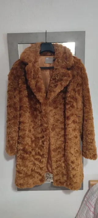 Abrigo pelo sintético ASOS camel