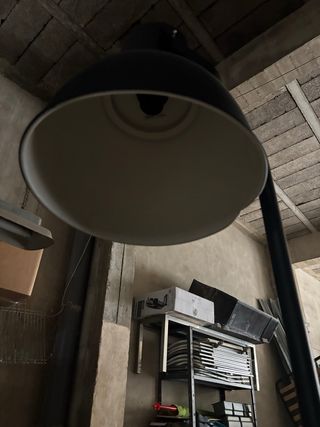 Lámpara de pie Ikea negra