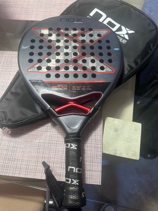 Pala NOX AT10 Genius 18K Agustín Tapia + funda