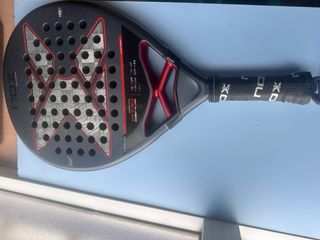 Pala NOX AT10 Genius 18K Agustín Tapia + funda