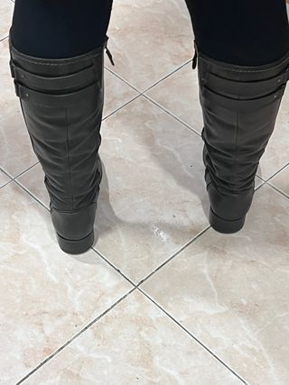 Botas de piel marrones de mujer planas