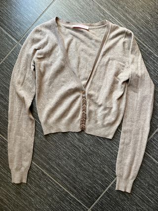 Cardigan corto beige con bottoni