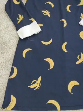 Vestido azul con estampado de plátanos