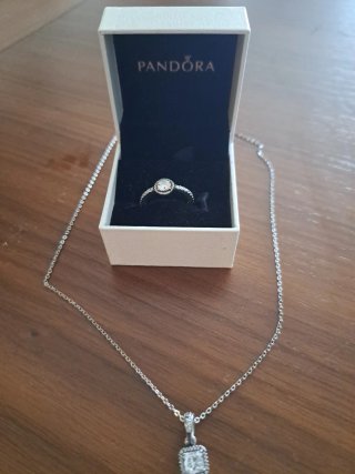 Conjunto Pandora: Anillo y Gargantilla
