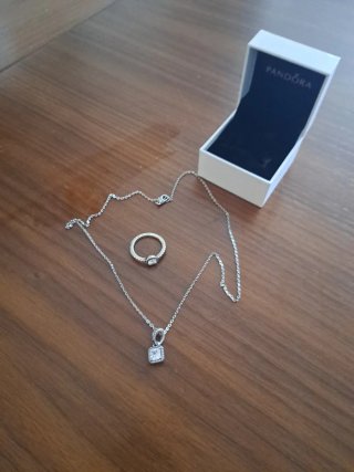 Conjunto Pandora: Anillo y Gargantilla