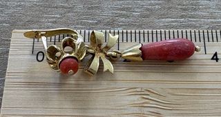 Pendientes de oro con coral