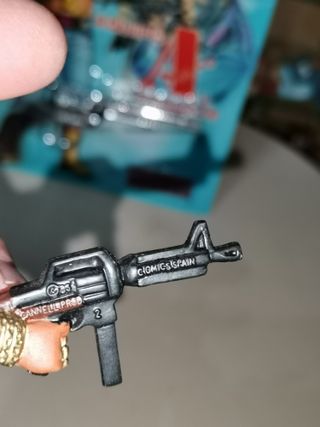 FIGURA PVC M.A COMICS SPAIN + PISTOLA EQUIPO A 80s