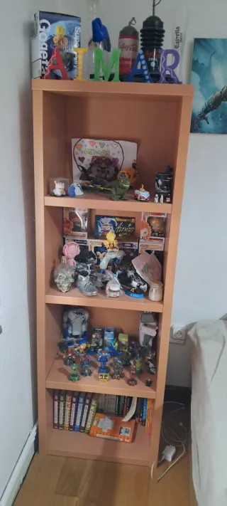 Mueble Estantería Madera y Plástico