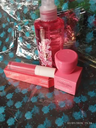 Farmasi Lápiz Labial y Bálsamo Labial Rosa