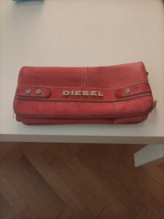 Cartera Diesel Roja