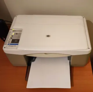 Ordenador Sobremesa Negro y Marrón