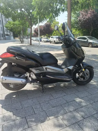 Yamaha X-Max 250 Scooter