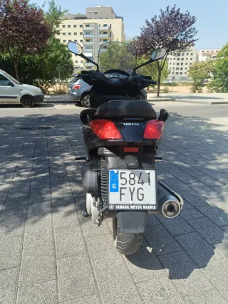 Yamaha X-Max 250 Scooter