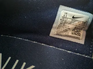 Nike Cortez Sacai Blancas y rojas.