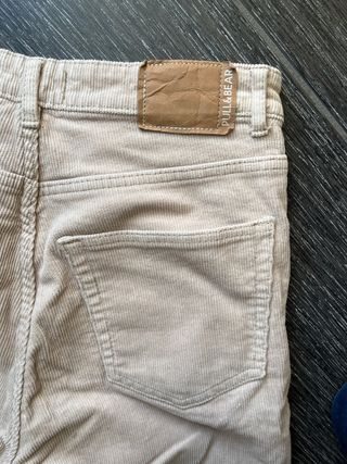 Pantaloni Pull&Bear beige a costine