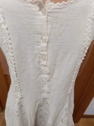 Vestido blanco estilo ibicenco vaporoso