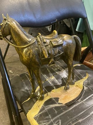 Figura de Caballo con Silla