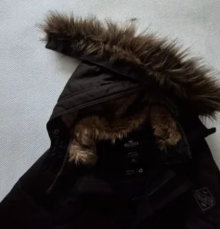 CHOLLAZO Abrigo Hollister chico talla XS