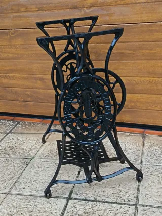 Estructura mesa antigua máquina de coser