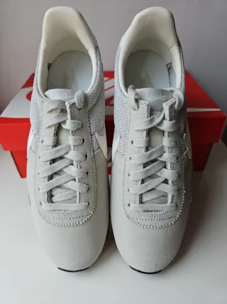 Zapatillas Nike Montreal Mujer Beige/Blanco