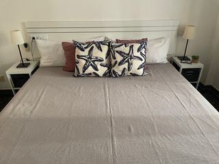 Muebles de habitación blanco. Cama de 2 metros.Mer