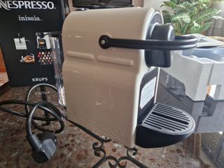 Cafetera Nespresso Inissia Krups Blanca