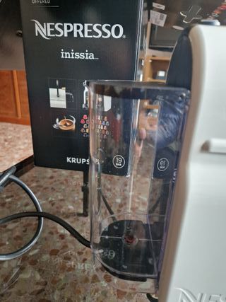 Cafetera Nespresso Inissia Krups Blanca