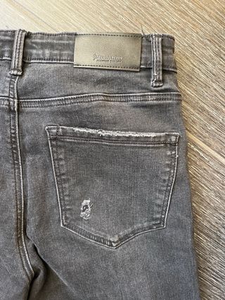 Jeans Stradivarius vita alta neri strappati