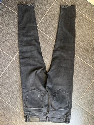 Jeans Stradivarius vita alta neri strappati
