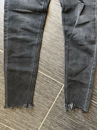 Jeans Stradivarius vita alta neri strappati
